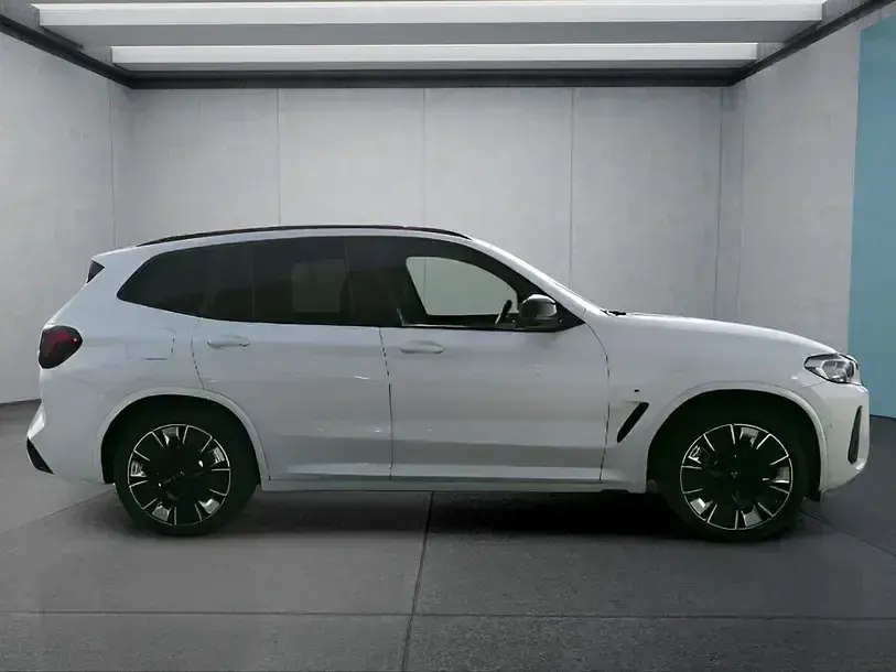 Gebraucht BMW iX3 M Sport 210 kW (286 PS) 2023 Weiß SUV