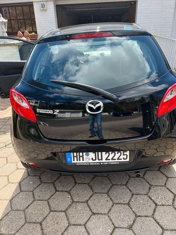 Second-hand Mazda 2 75 CP (55 kW) 2011 Negru Hatchback