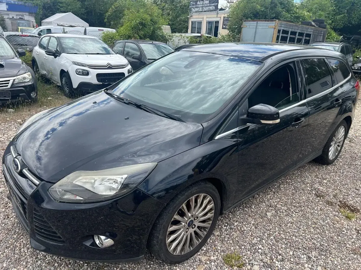 Gebraucht Ford Focus Trend 116 PS (85 kW) 2013 Schwarz Kombi