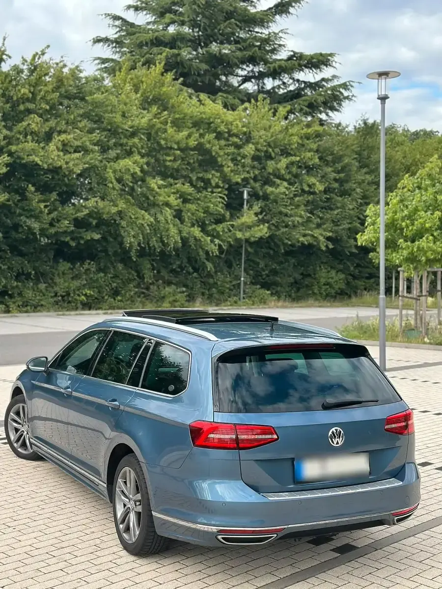 Gebraucht VW Passat R-line 150 PS (110 kW) 2016 Blau Kombi