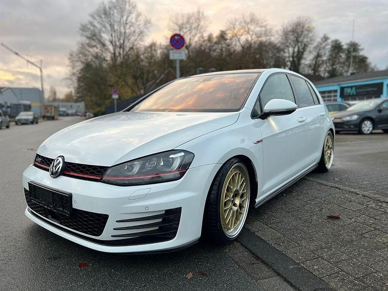 Weiß Gebraucht 2014 VW Golf VII GTI Limousine | 16.400 € (Etwas zu teuer) - Bild 1/4
