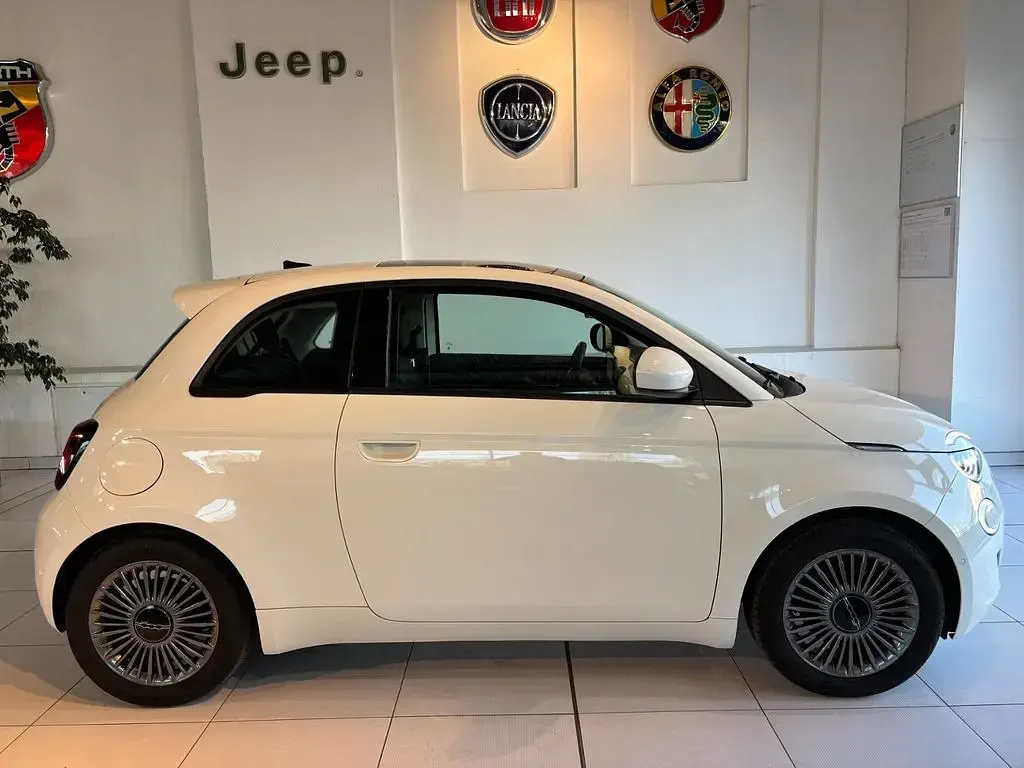Gebraucht Fiat 500e Icon 86 kW (118 PS) 2021 Weiß Kleinwagen