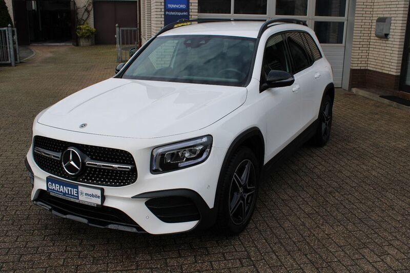Weiß Gebraucht 2022 Mercedes GLB200 AMG line SUV | 39.900 € (Etwas zu teuer) - Bild 1/4