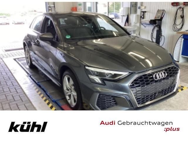 Daytonagrau perleffekt Gebraucht 2022 Audi A3 Sportback e-tron S-Line Limousine | 23.480 € (Superpreis) - Bild 1/4