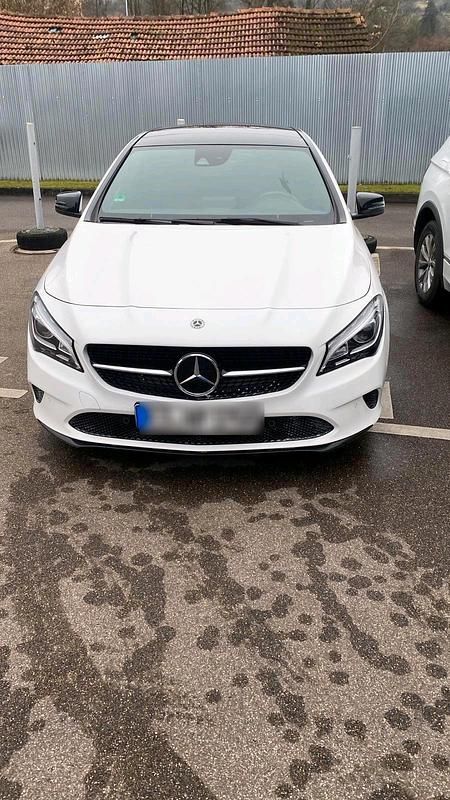 Gebraucht Mercedes CLA220 177 PS (130 kW) 2018 Weiß Limousine