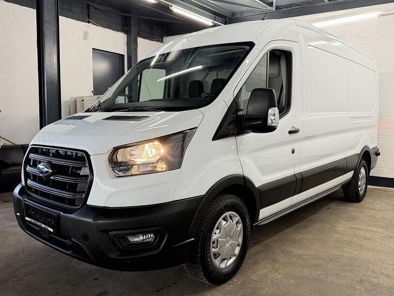 Gebraucht Ford Transit Trend 131 PS (96 kW) 2023 Frostweiã Van / Kleinbus