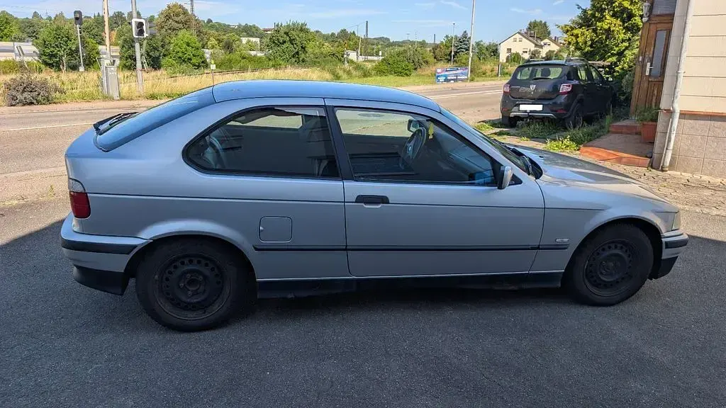 Gebraucht BMW 318 Compact 140 PS (102 kW) 1998 Silber Kleinwagen