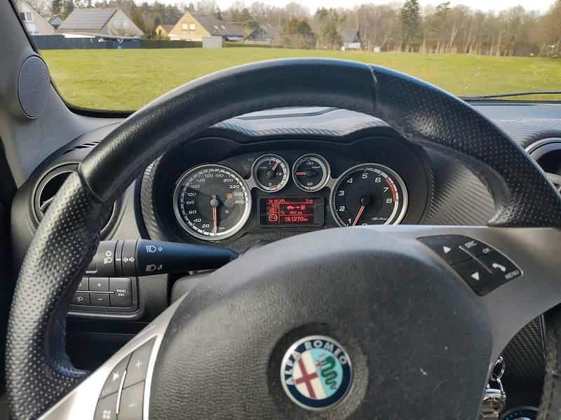 Gebraucht Alfa Romeo MiTo 155 PS (114 kW) 2009 Schwarz Kleinwagen