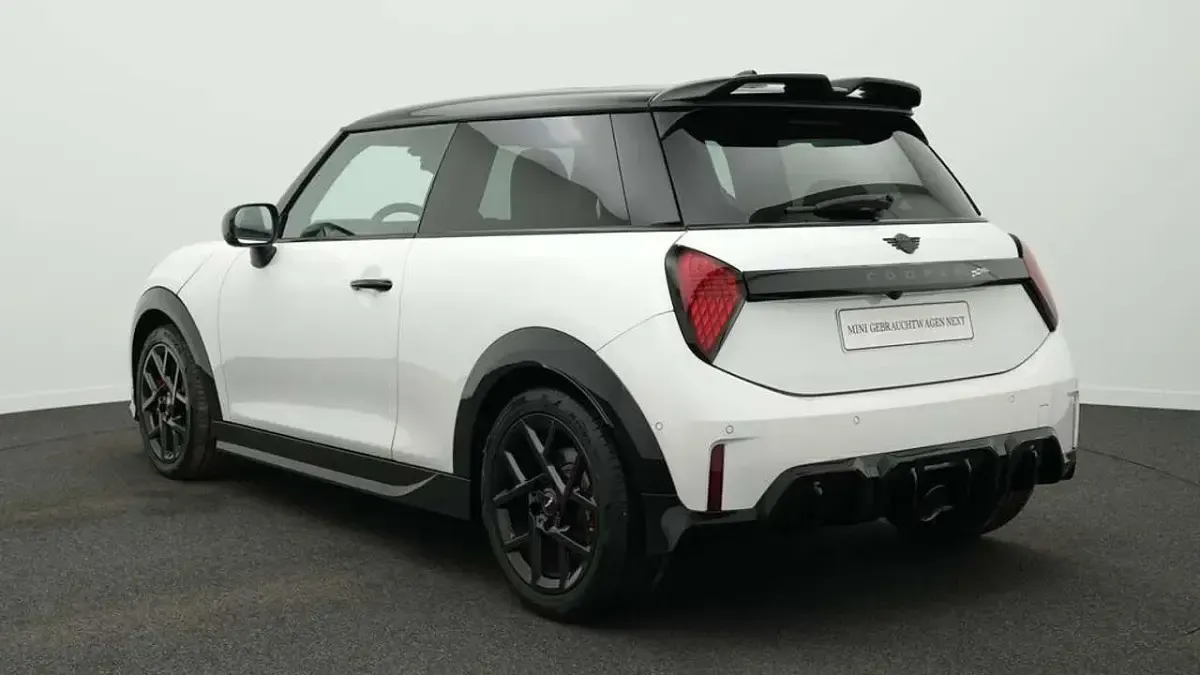 Gebraucht Mini John Cooper Works 231 PS (169 kW) 2025 Weiß Kleinwagen