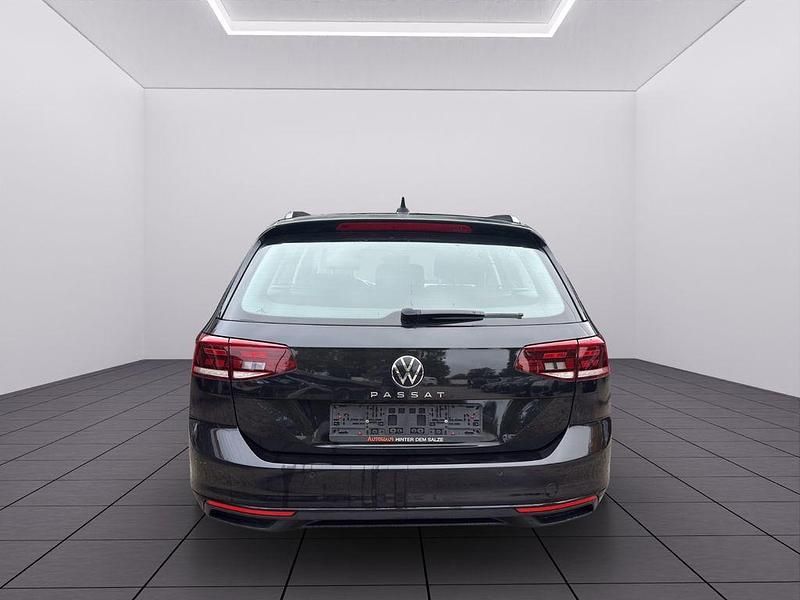 Gebraucht VW Passat 150 PS (110 kW) 2021 Schwarz Kombi