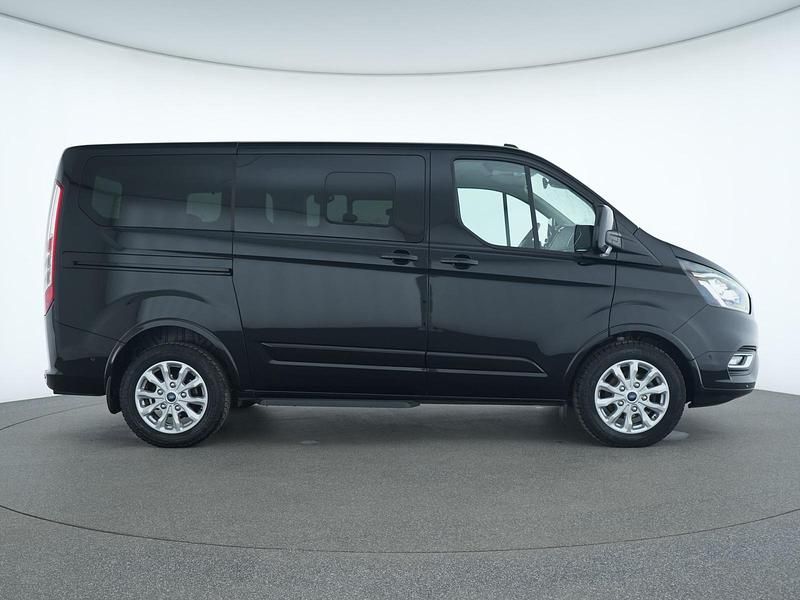 Gebraucht Ford Tourneo Titanium 131 PS (96 kW) 2021 Schwarz Van / Kleinbus