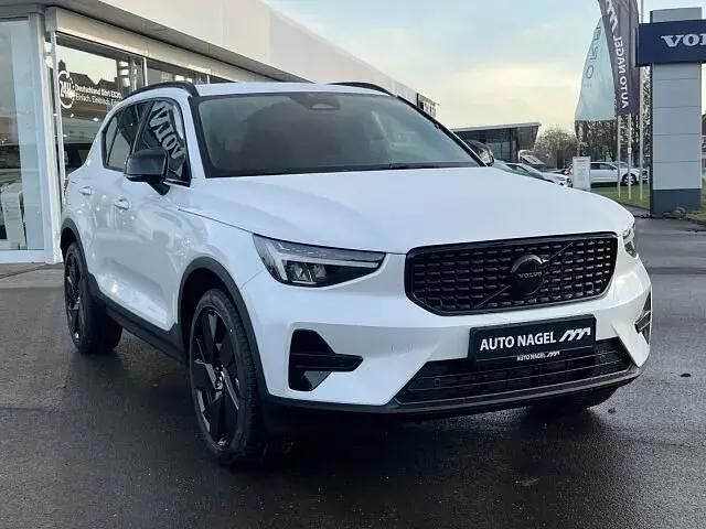 Gebraucht Volvo XC40 Plus 163 PS (119 kW) 2025 Weiß SUV