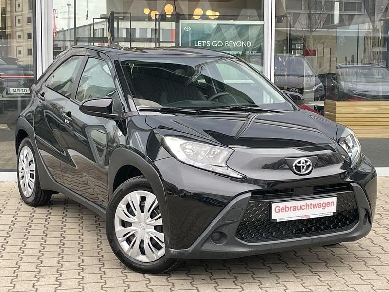 Gebraucht Toyota Aygo X X-play 72 PS (52 kW) 2023 Mysticschwarz mica SUV