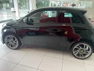 Gebraucht Abarth 500e Turismo 114 kW (155 PS) 2024 Schwarz Kleinwagen
