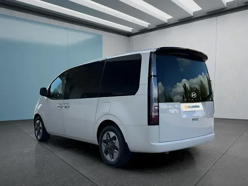 Neu Hyundai Staria 224 PS (164 kW) 2025 Weiß Van / Kleinbus