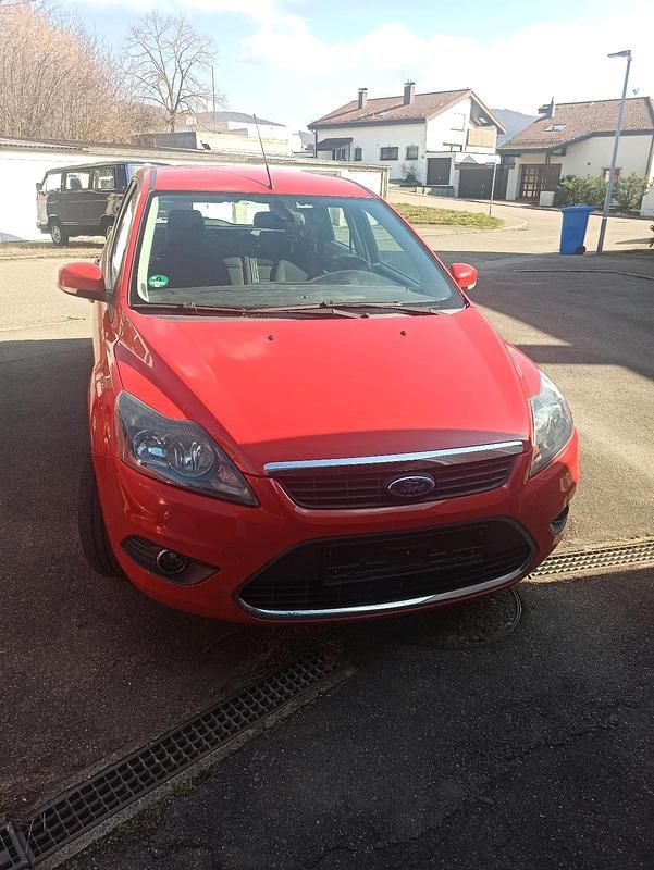 Gebraucht Ford Focus 125 PS (91 kW) 2009 Rot Kombi
