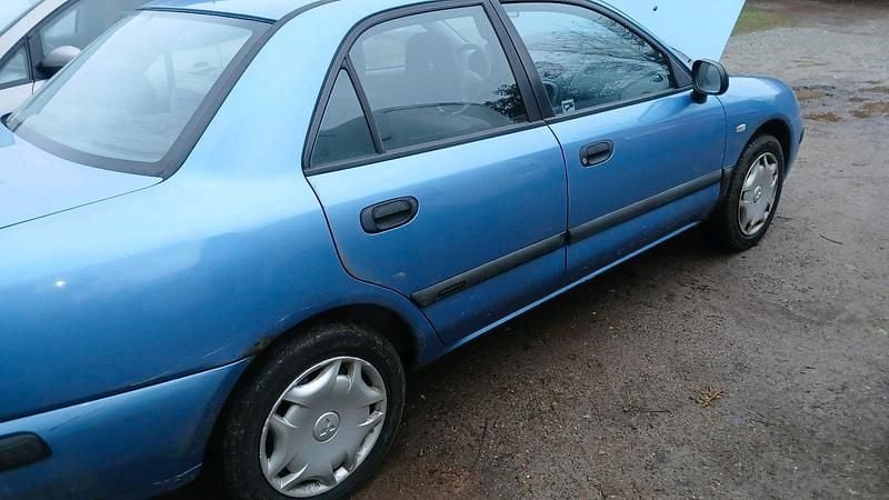 Gebraucht Mitsubishi Carisma 102 PS (75 kW) 2002 Blau Limousine