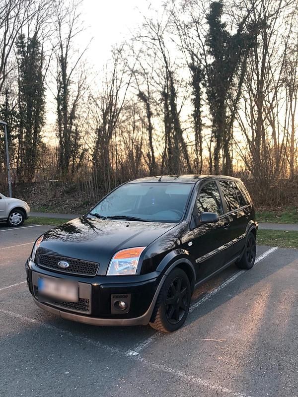 Gebraucht Ford Fusion 80 PS (58 kW) 2009 Schwarz Kleinwagen