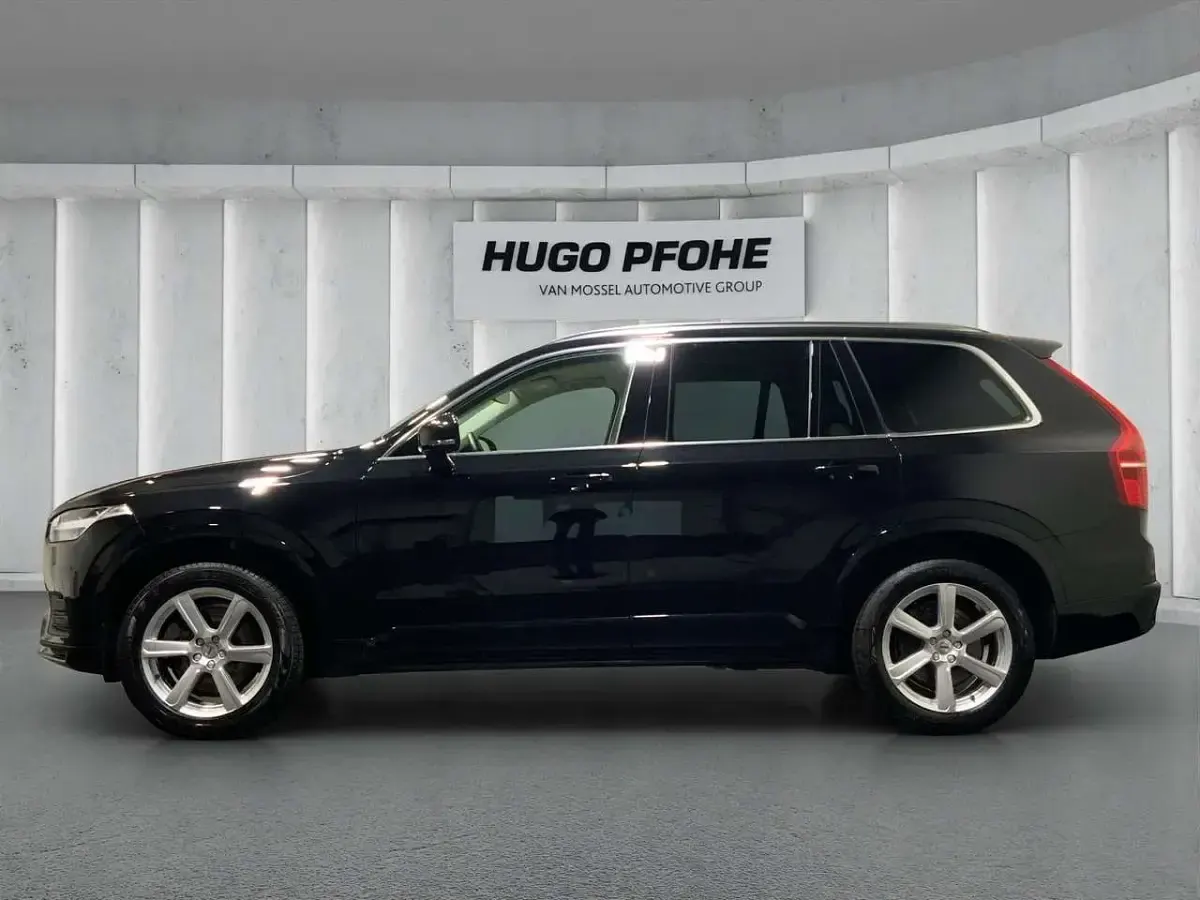 Używany Volvo XC90 235 KM (172 kW) 2023 Czarny SUV