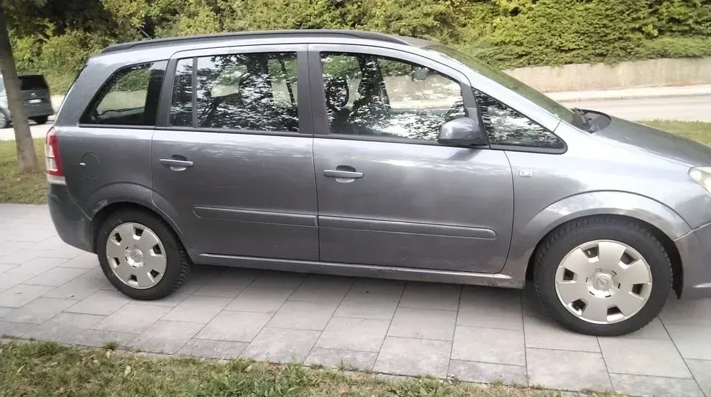 Gebraucht Opel Zafira Edition 120 PS (88 kW) 2006 Grau Van / Kleinbus