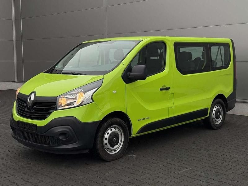 Second-hand Renault Trafic 125 CP (91 kW) 2016 Verde Monovolum