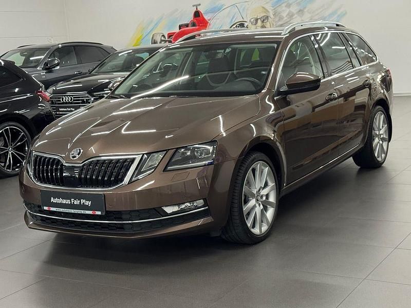 Maple braun metallic Gebraucht 2017 Skoda Octavia Style Kombi | 13.790 € (Fairer Preis) - Bild 1/4