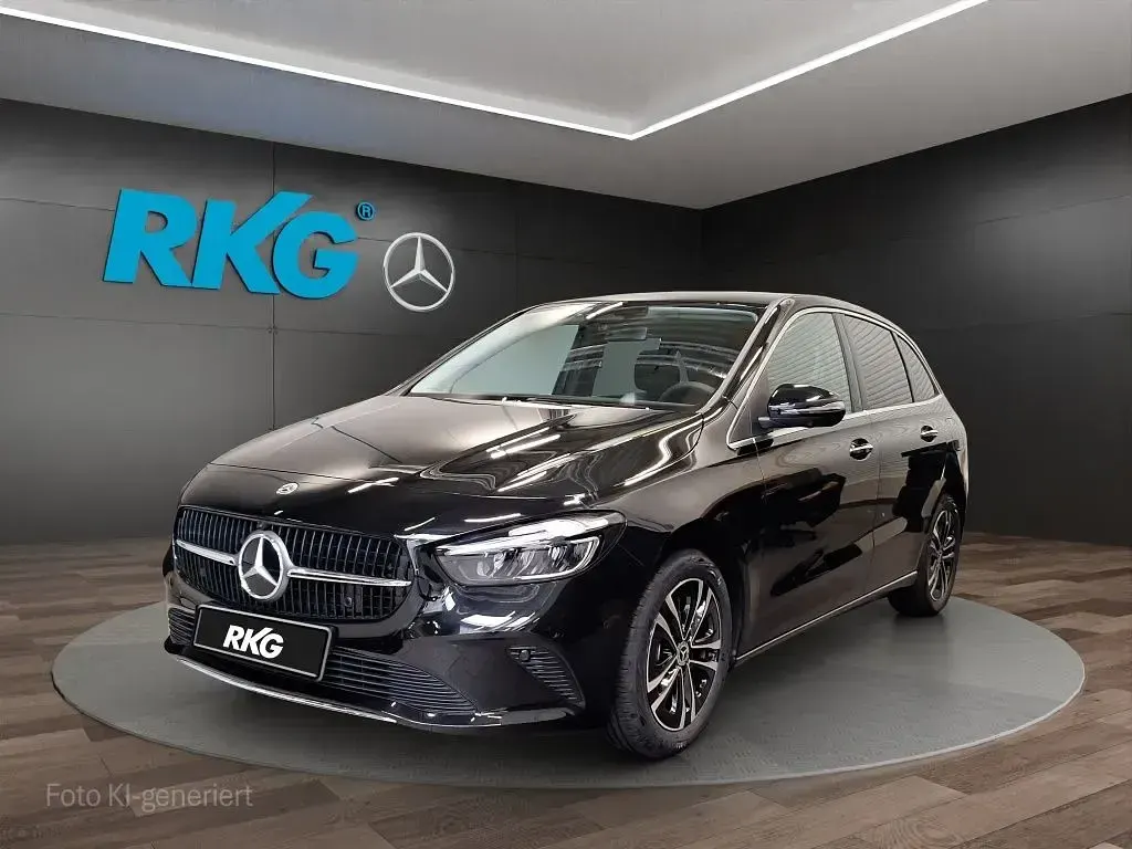 Neu Mercedes B200 Progressive 164 PS (120 kW) 2026 Schwarz Kleinwagen