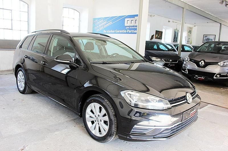 Gebraucht VW Golf VII 125 PS (91 kW) 2018 Schwarz Kombi