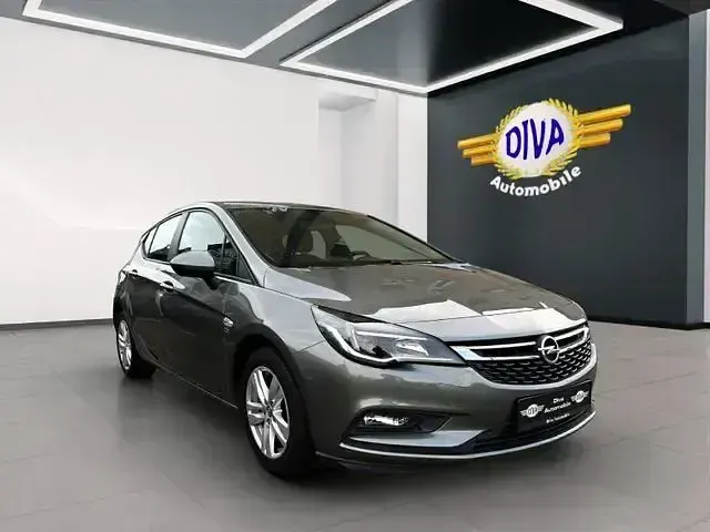 Gebraucht Opel Astra Edition 125 PS (91 kW) 2019 Grau Limousine