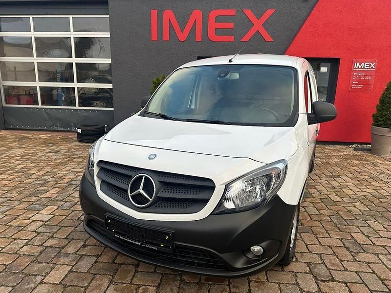 Weiß Gebraucht 2019 Mercedes Citan 108 Van / Kleinbus | 8.990 € (Fairer Preis) - Bild 1/4