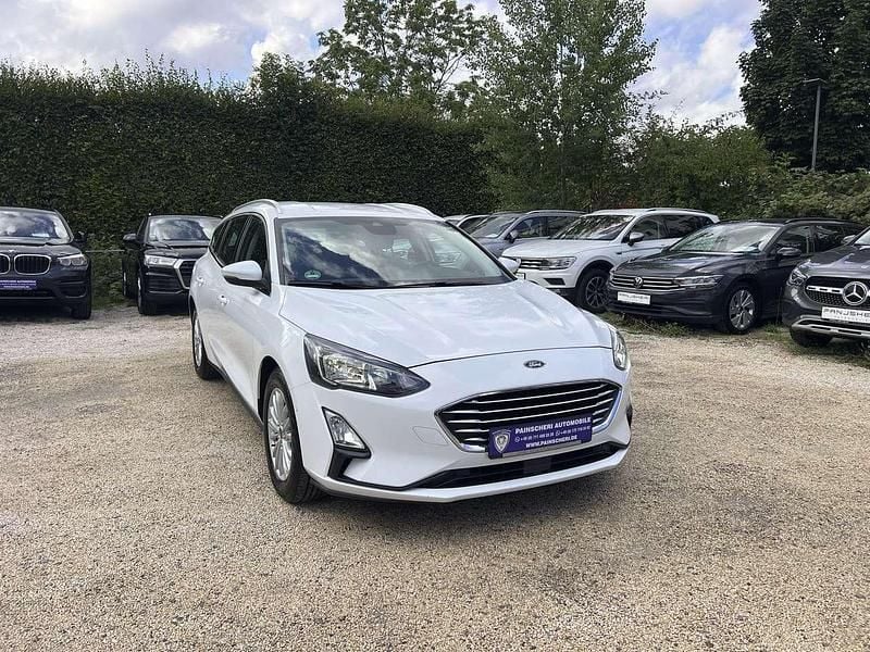 Frozen white Gebraucht 2020 Ford Focus Titanium Kombi | 16.399 € (Guter Preis) - Bild 1/4