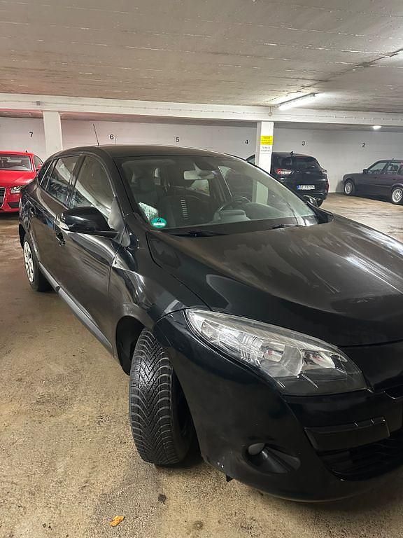 Używany Renault Mégane III Expression 90 KM (66 kW) 2012 Czarny Sedan/Limuzyna