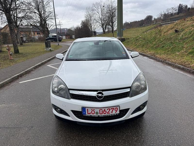 Gebraucht Opel Astra GTC Innovation 116 PS (85 kW) 2009 Weiß Coupé