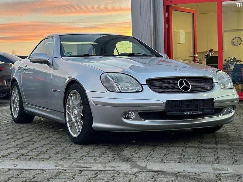 Gebraucht Mercedes SLK200 163 PS (119 kW) 2002 Silber Cabrio