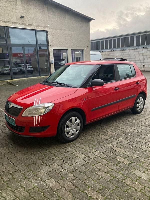 Rot Gebraucht 2012 Skoda Fabia Kleinwagen | 1.950 € (Superpreis) - Bild 1/4