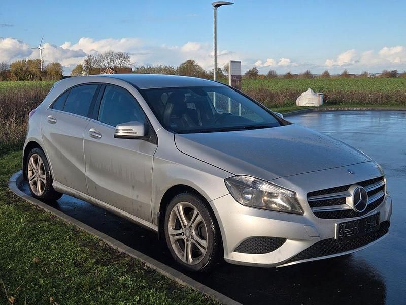 Gebraucht Mercedes A200 136 PS (100 kW) 2012 Silber Limousine