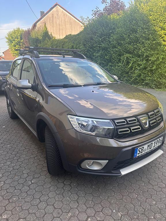 Braun Gebraucht 2019 Dacia Sandero Essentiel Kleinwagen | 6.500 € (Guter Preis) - Bild 1/4