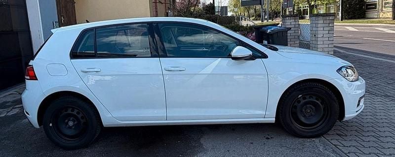 Gebraucht VW Golf VII Trendline 116 PS (85 kW) 2019 Weiß Limousine