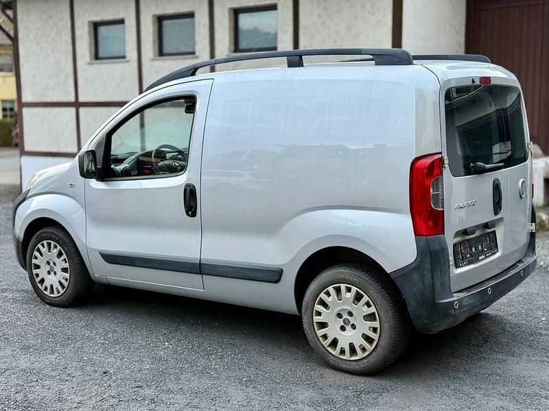 Gebraucht Fiat Fiorino 75 PS (55 kW) 2010 Silber Van / Kleinbus