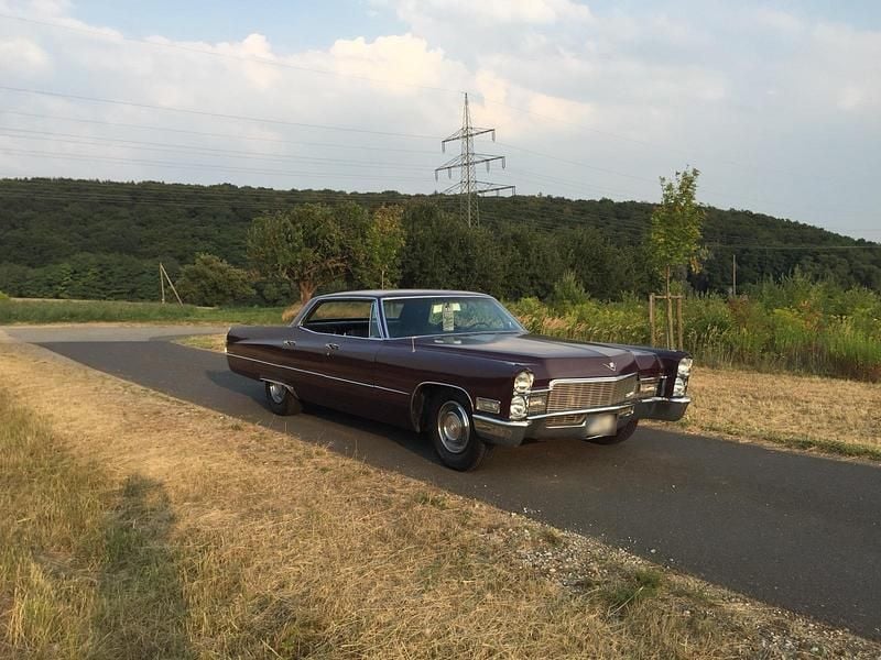 Usata Cadillac Deville 375 CV (275 kW) 1968 Marrone Berlina