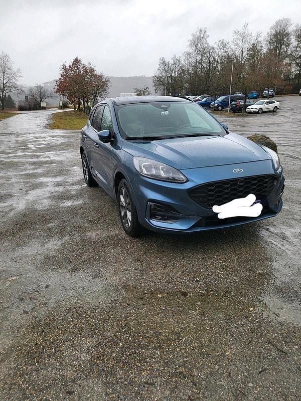 Gebraucht Ford Kuga ST-Line 224 PS (164 kW) 2022 Andere farben SUV