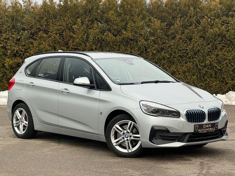 Gebraucht BMW 225 Active Tourer Advantage 224 PS (164 kW) 2019 Silber Van / Kleinbus