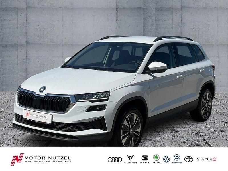 Weiß Gebraucht 2022 Skoda Karoq Ambition SUV | 19.990 € (Fairer Preis) - Bild 1/4
