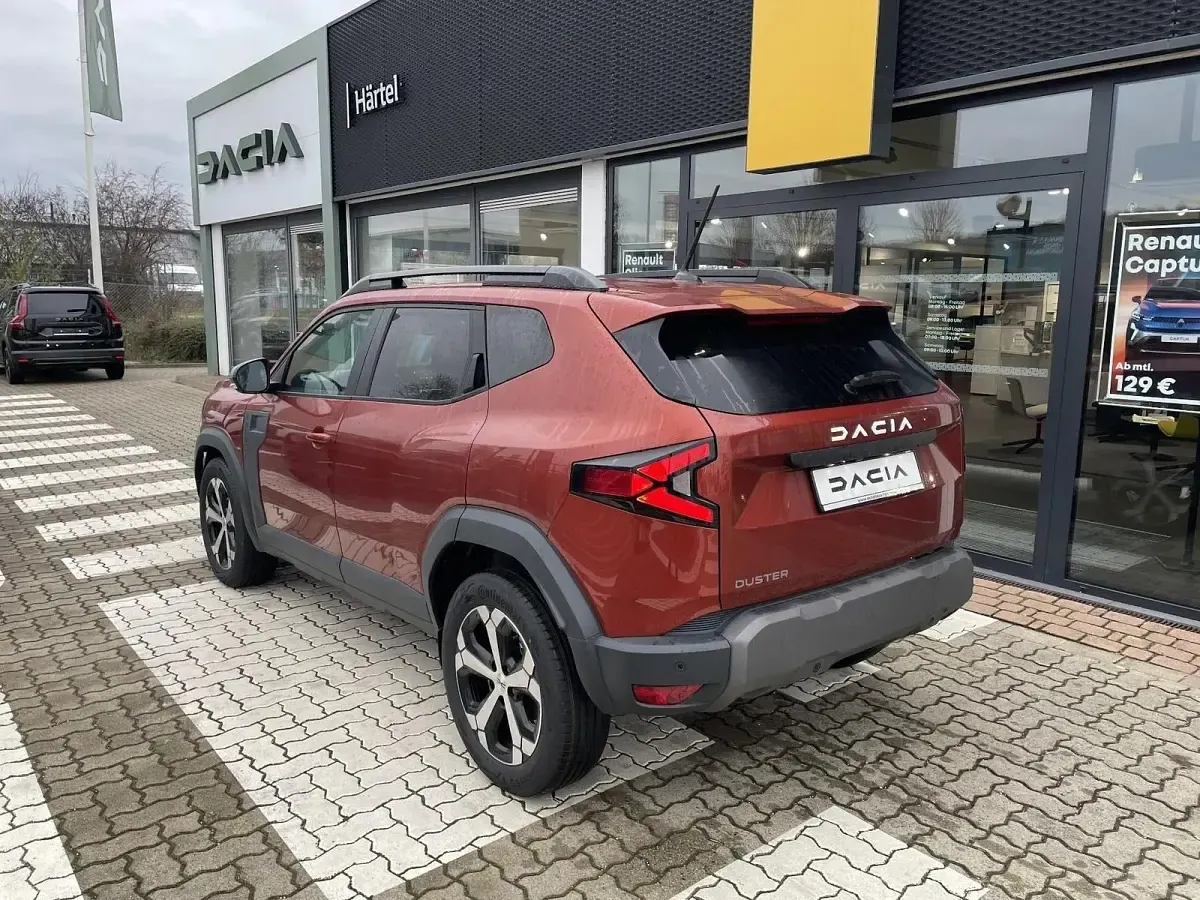 Gebraucht Dacia Duster Journey 143 PS (105 kW) 2025 Terracottabraun (braun) SUV