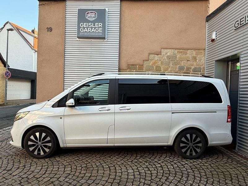 Gebraucht Mercedes V250 Edition 190 PS (139 kW) 2022 Weiß Van / Kleinbus