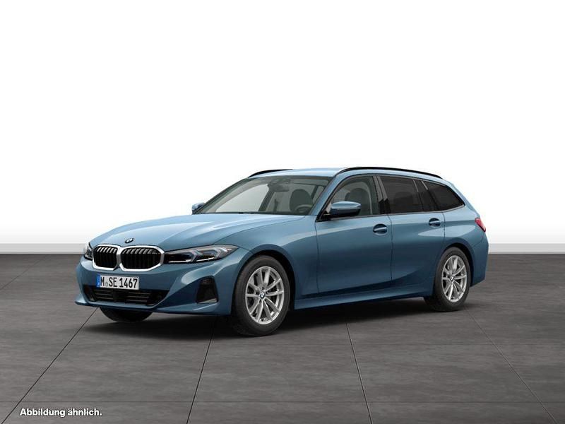 Arctic race blue metallic Gebraucht 2025 BMW 318 Comfort Edition Kombi | 38.684 € (Fairer Preis) - Bild 1/2