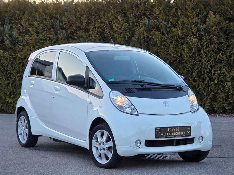 Gebraucht Peugeot iON Active 49 kW (67 PS) 2017 Weiß Kleinwagen
