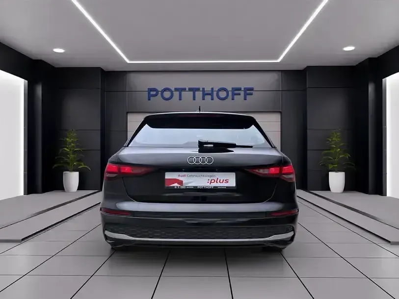 Gebraucht Audi A3 Advanced 116 PS (85 kW) 2025 Schwarz Limousine