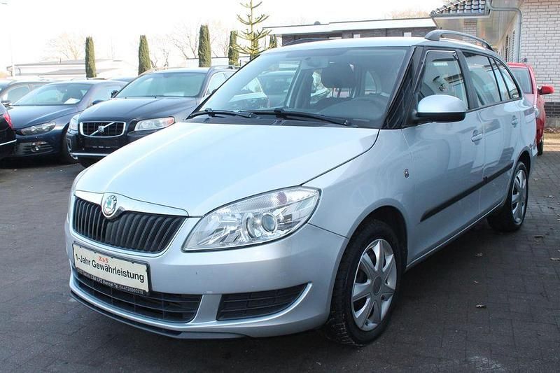 Gebraucht Skoda Fabia Ambition 90 PS (66 kW) 2013 Brilliantsilber metallic Kombi