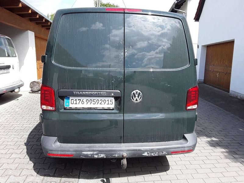 Gebraucht VW Transporter 150 PS (110 kW) 2020 Dunkelgrün Van